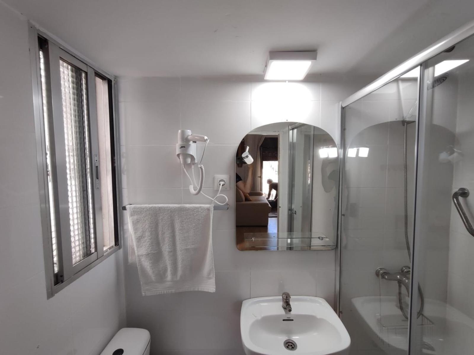 Plaza Rio A Apartment Madrid Ngoại thất bức ảnh